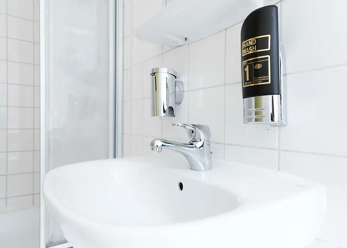 Eden Am Zoo Hotel 3*