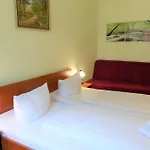 Eden Am Zoo Hotel 3*