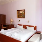Eden Am Zoo Hotel 3*