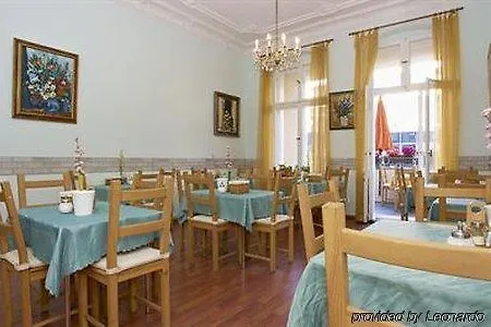 Eden Am Zoo Hotell 3*