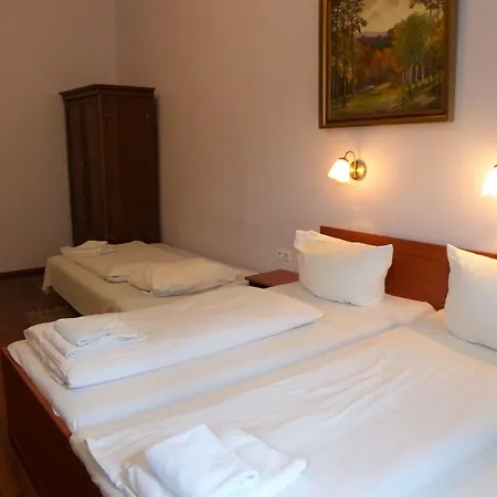 Hotell Eden Am Zoo 3*