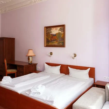 Eden Am Zoo Hotell 3*