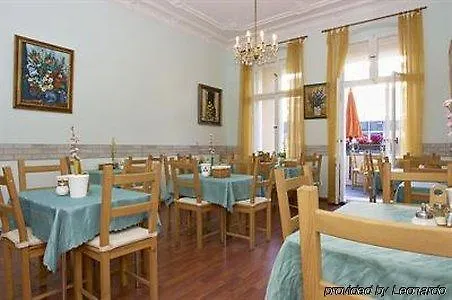 Eden Am Zoo Hotell 3*